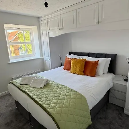 Bradley Stoke 3 Bedroom House Pensión 4*