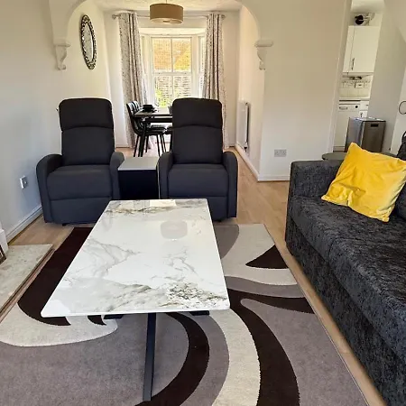 Bradley Stoke 3 Bedroom House 4*